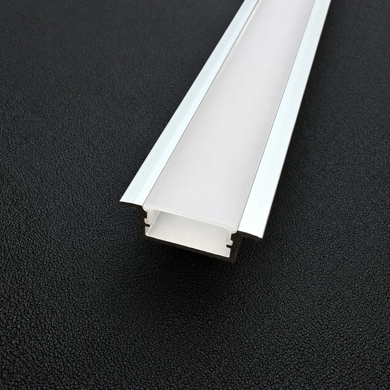 20mm Recessed Lip Aluminium LED Profile – 2m Chrome