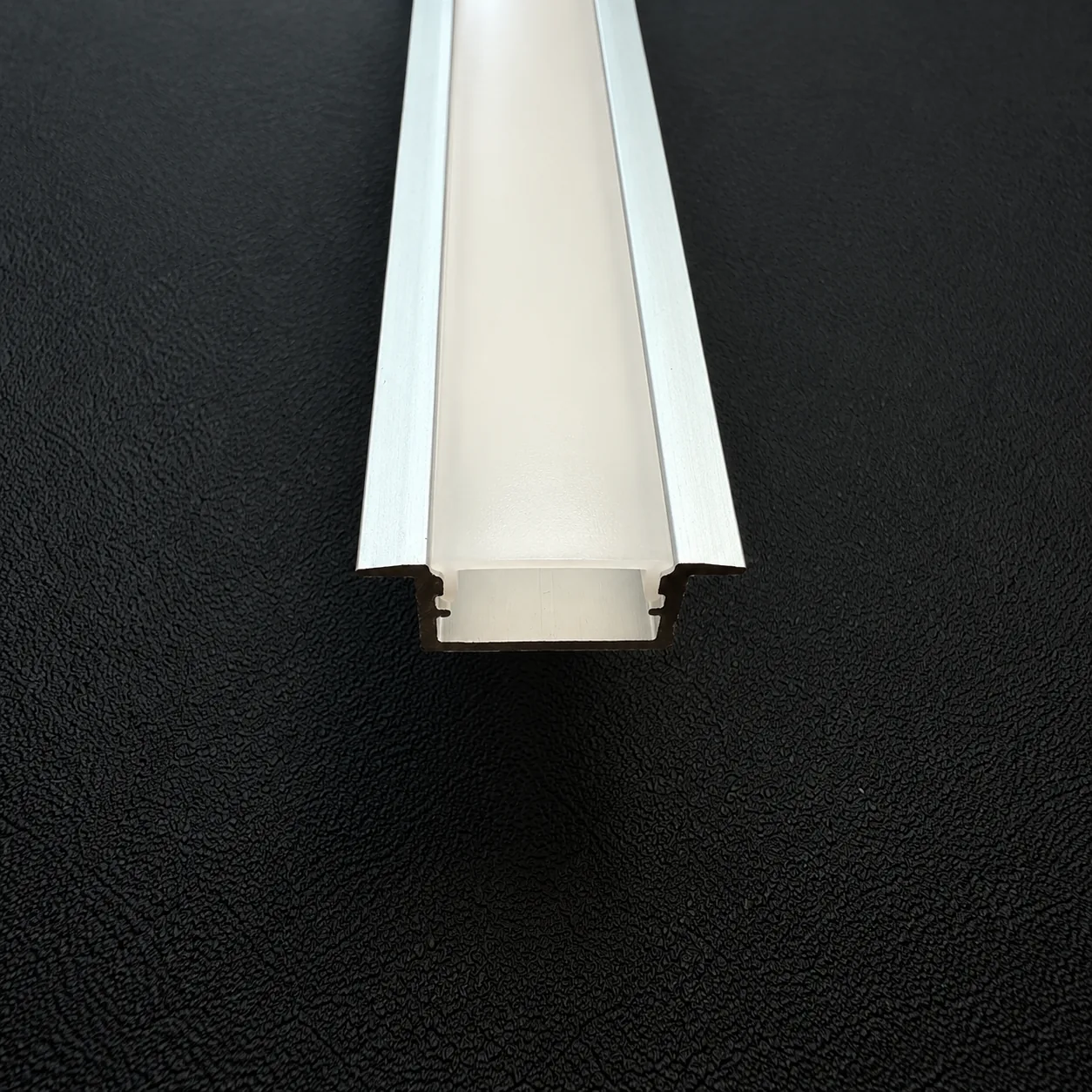 20mm Recessed Lip Aluminium LED Profile – 2m Chrome