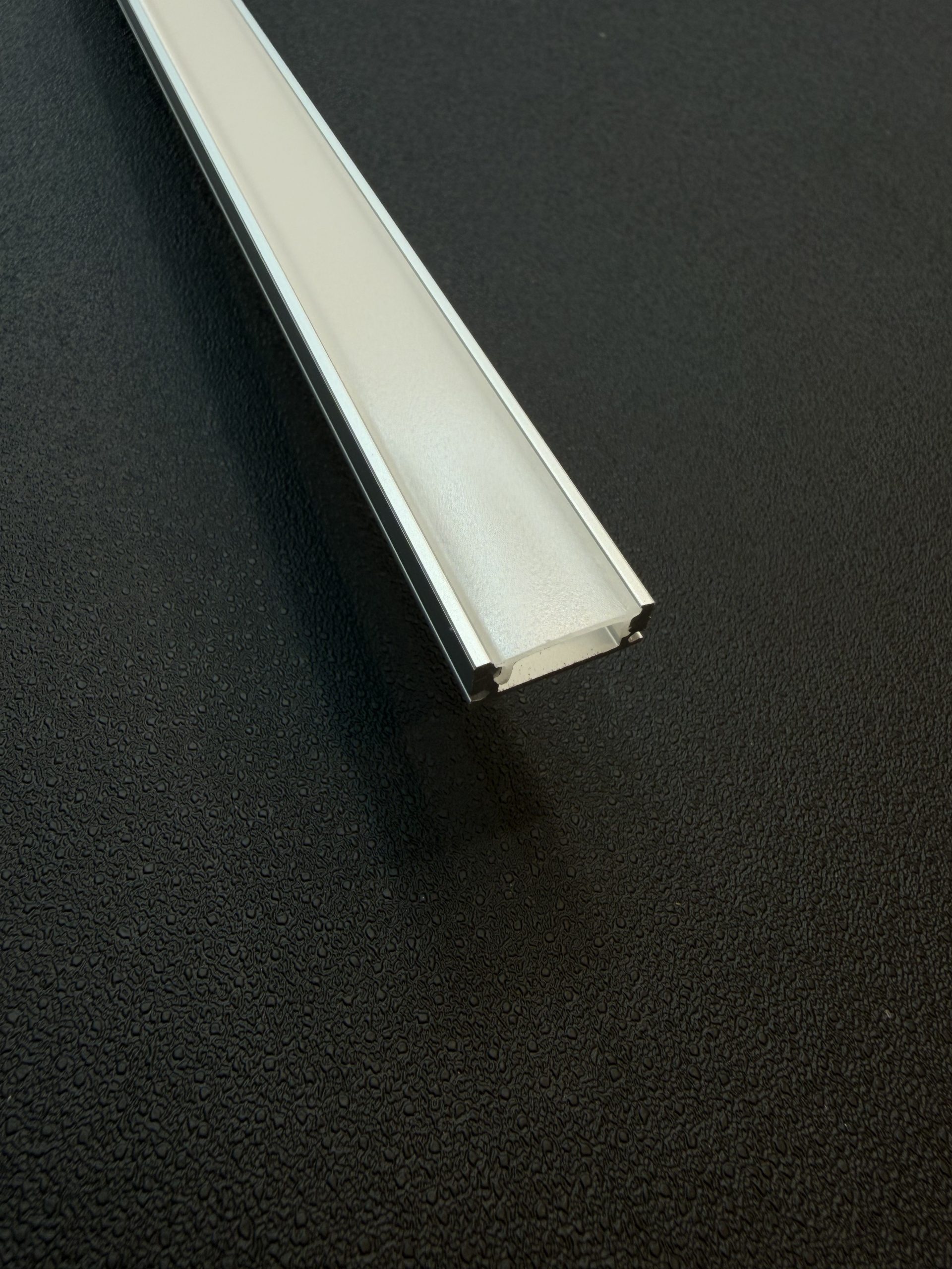 Heavy-Duty LED Walkover Aluminium Profile – 2.5m – product image 2